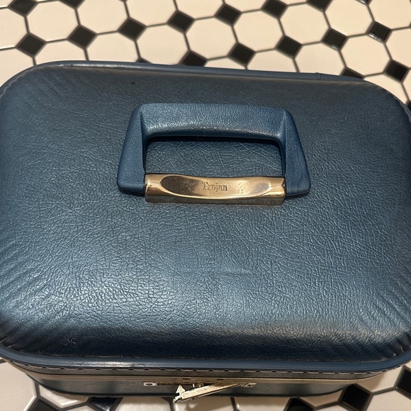 Trojan Vintage Blue Travel Case - Picture 4 of 5